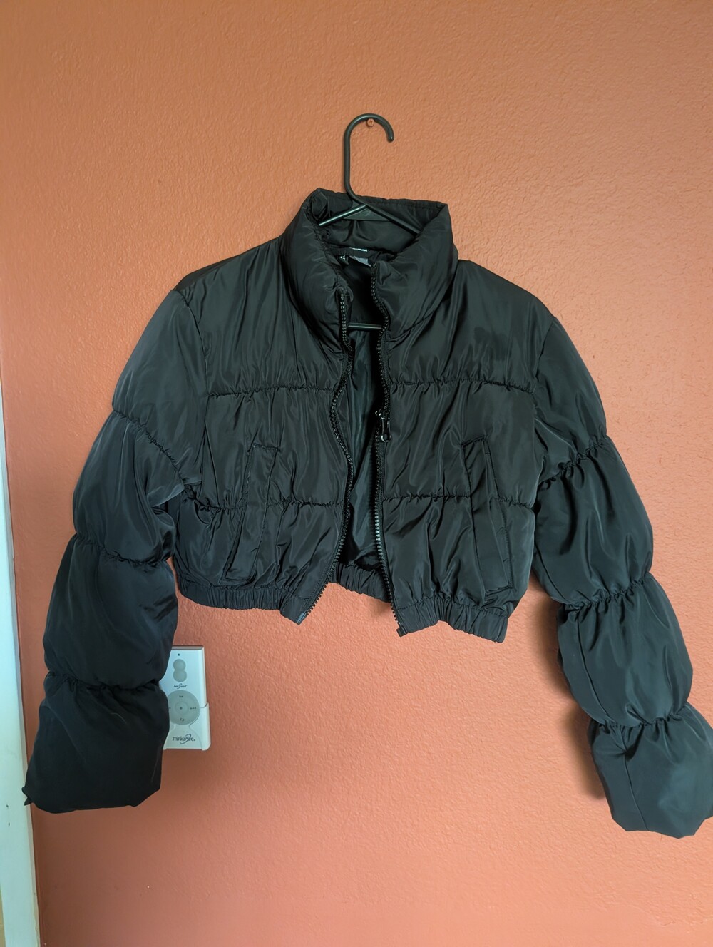 H&M Divided Cropped Puffer Jacket